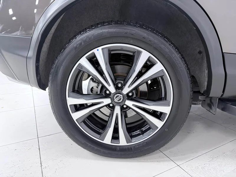 Nissan Qashqai — фото 23
