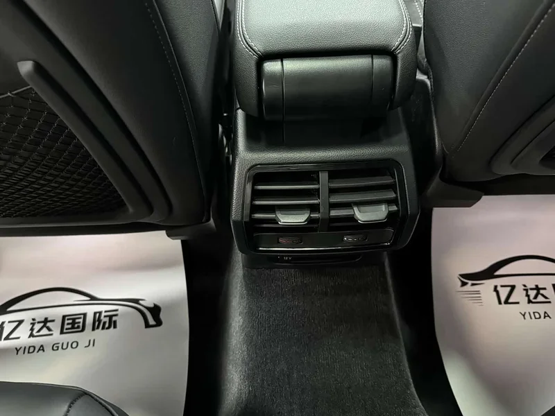 Audi Q3 Sportback — фото 11