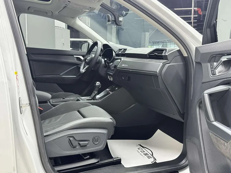 Audi Q3 Sportback — фото 19