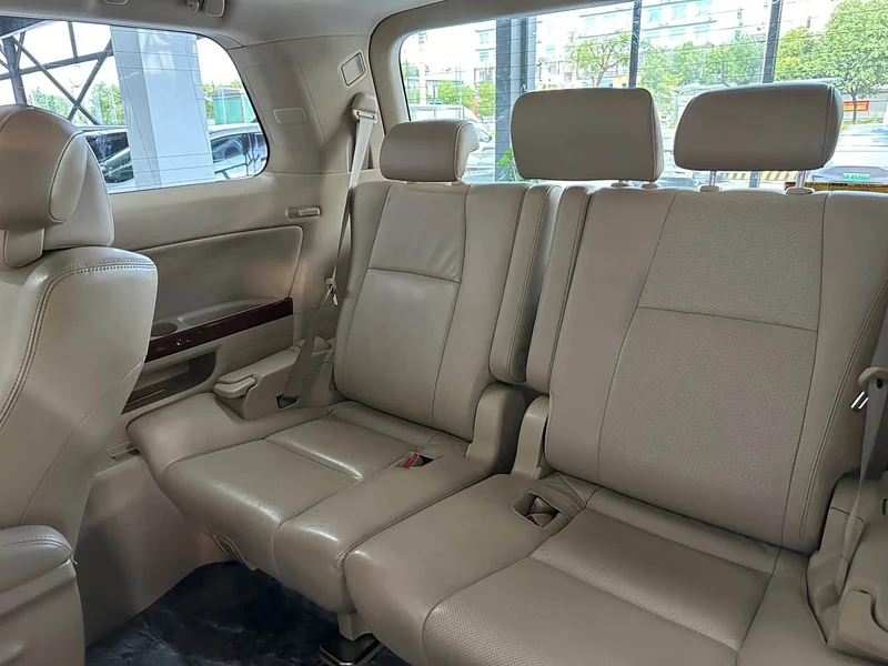 Toyota Alphard — фото 11