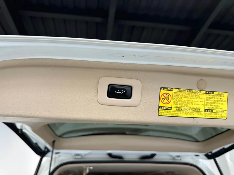 Toyota Alphard — фото 25
