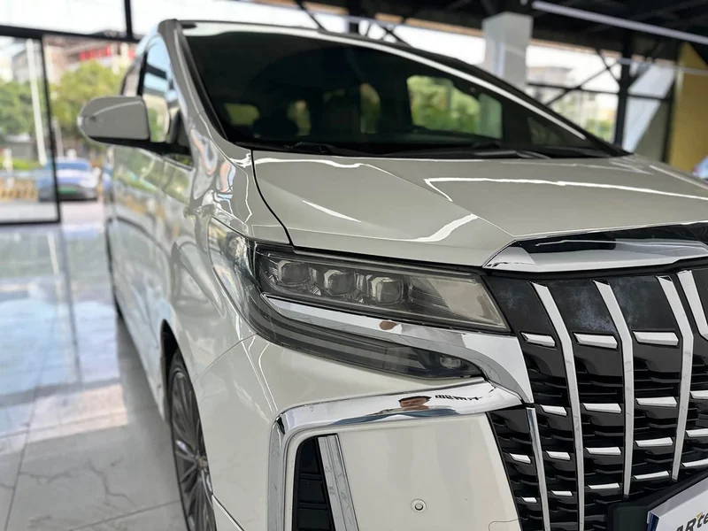Toyota Alphard — фото 26