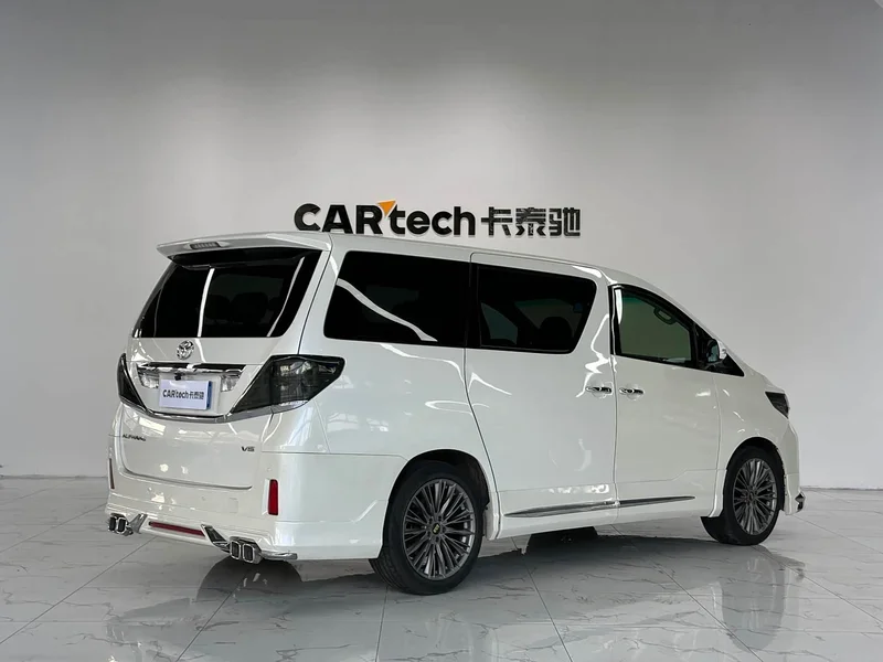 Toyota Alphard — фото 4
