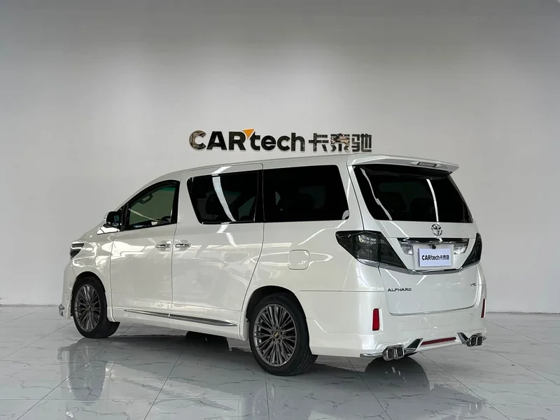 Toyota Alphard — фото 6
