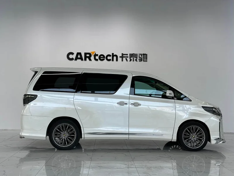 Toyota Alphard — фото 8