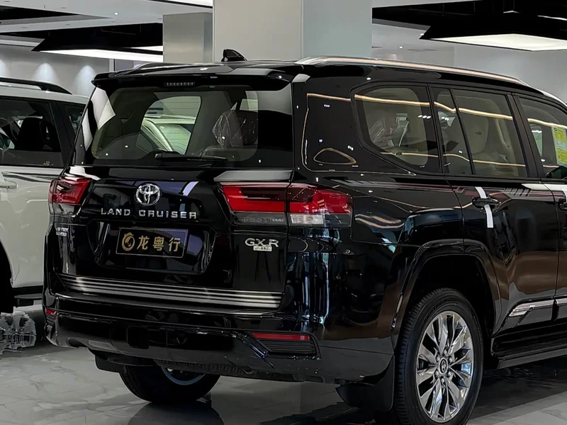 Toyota Land Cruiser LC300 (Imported) — фото 5