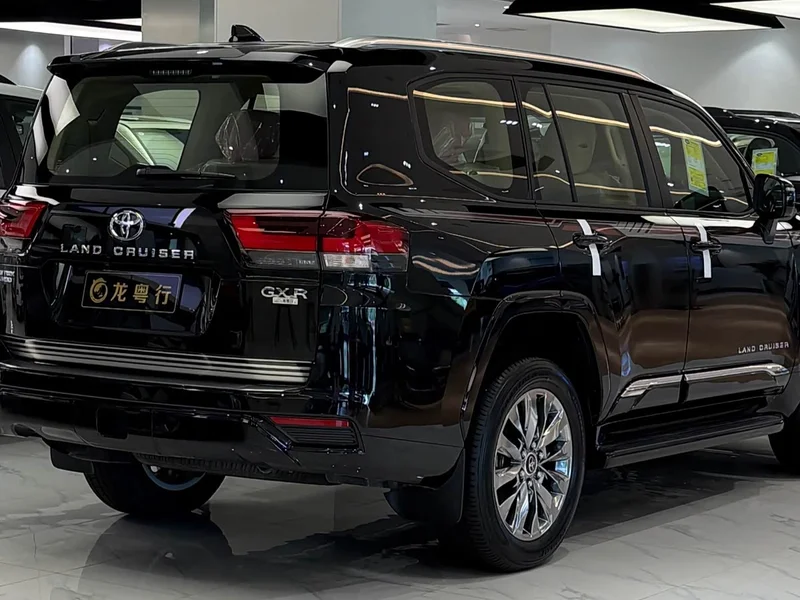 Toyota Land Cruiser LC300 (Imported) — фото 8