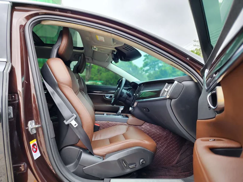 Volvo S90 — фото 14