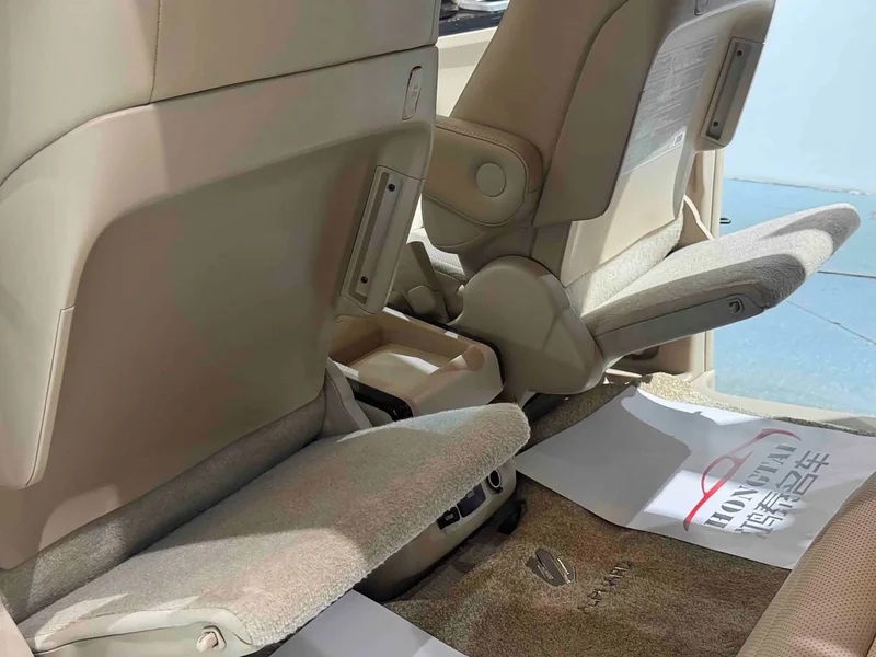 Toyota Alphard — фото 14