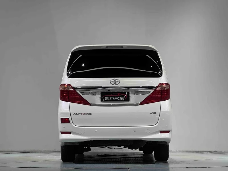 Toyota Alphard — фото 19
