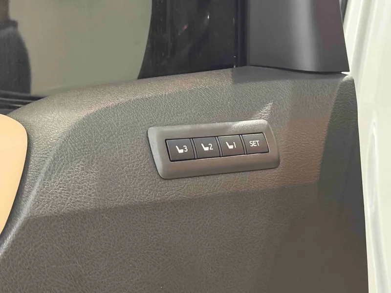 Toyota Alphard — фото 6