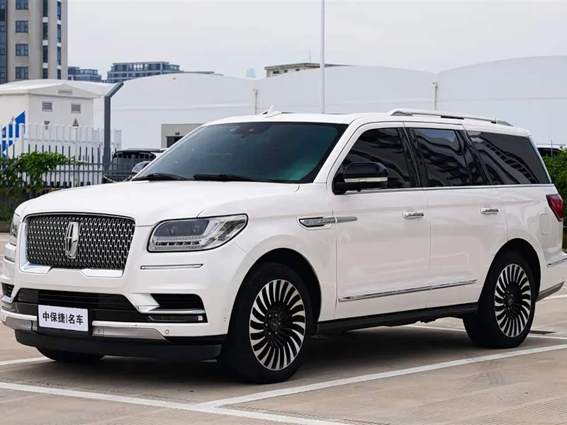 Lincoln Navigator — фото 1