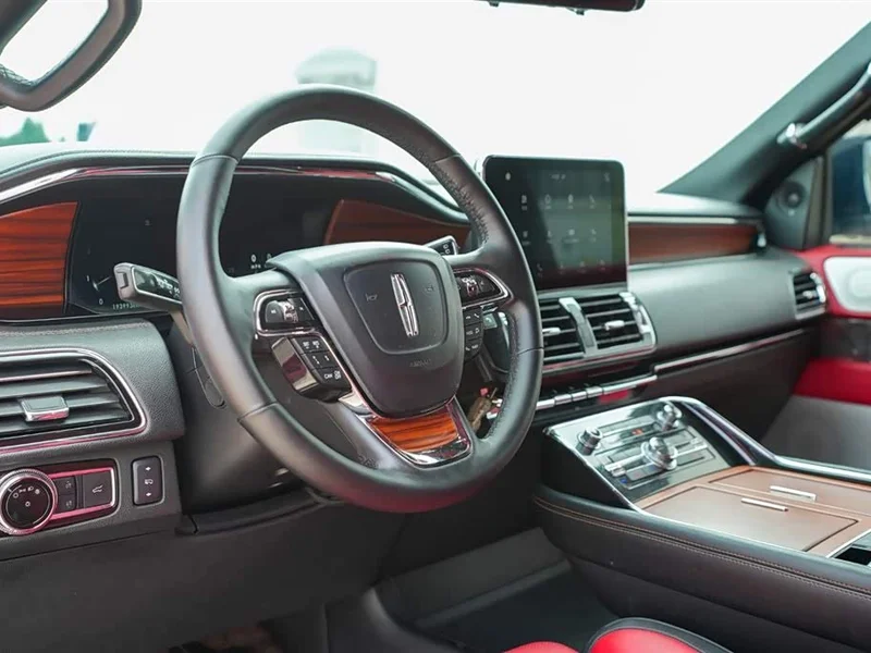 Lincoln Navigator — фото 15