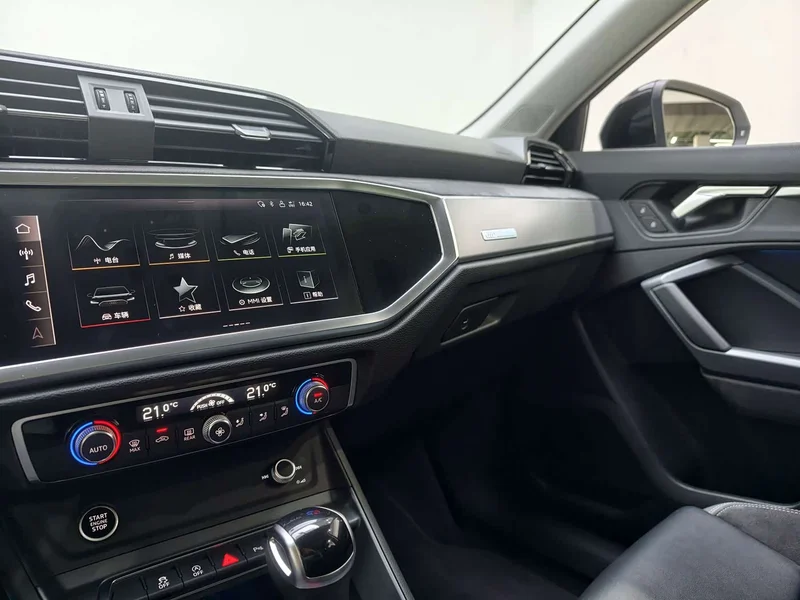 Audi Q3 Sportback — фото 12
