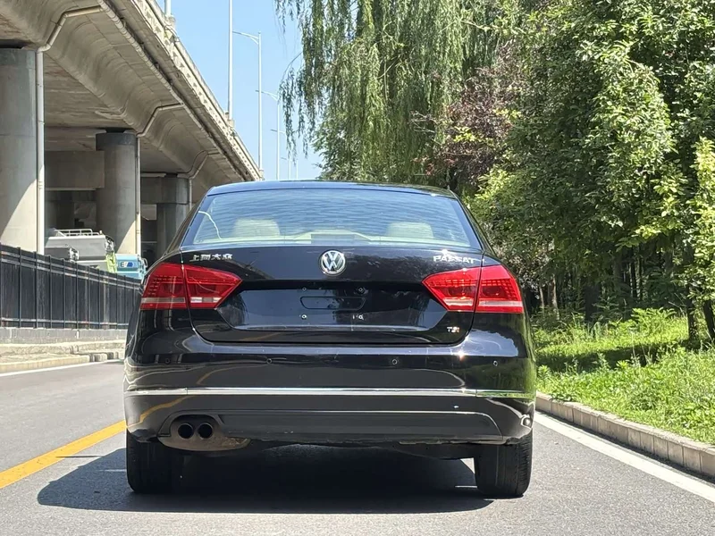 Volkswagen Passat — фото 5