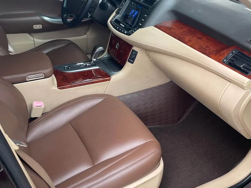 Toyota Crown — фото 13