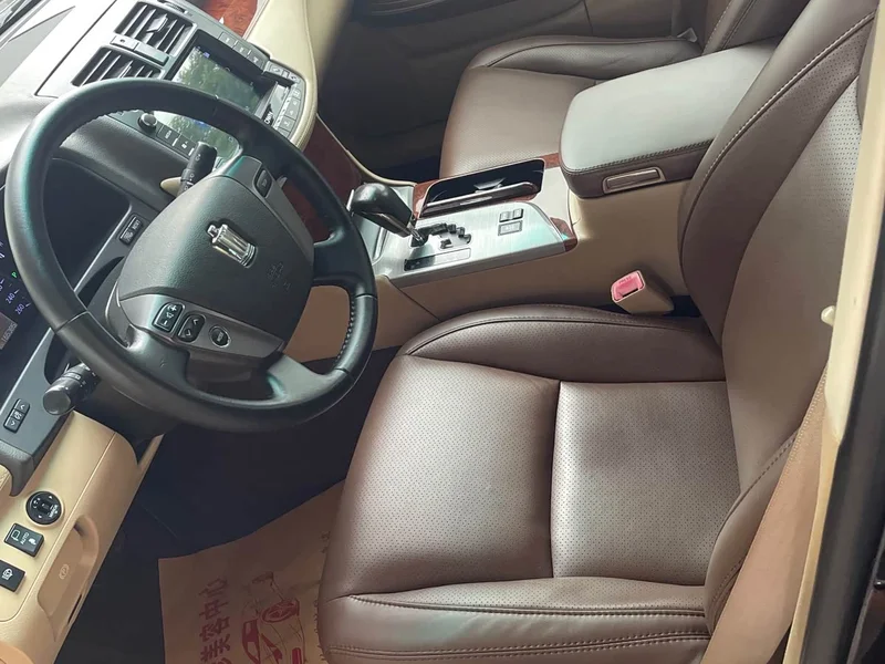 Toyota Crown — фото 5