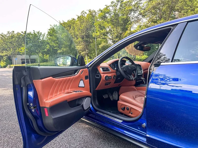 Maserati Ghibli — фото 12