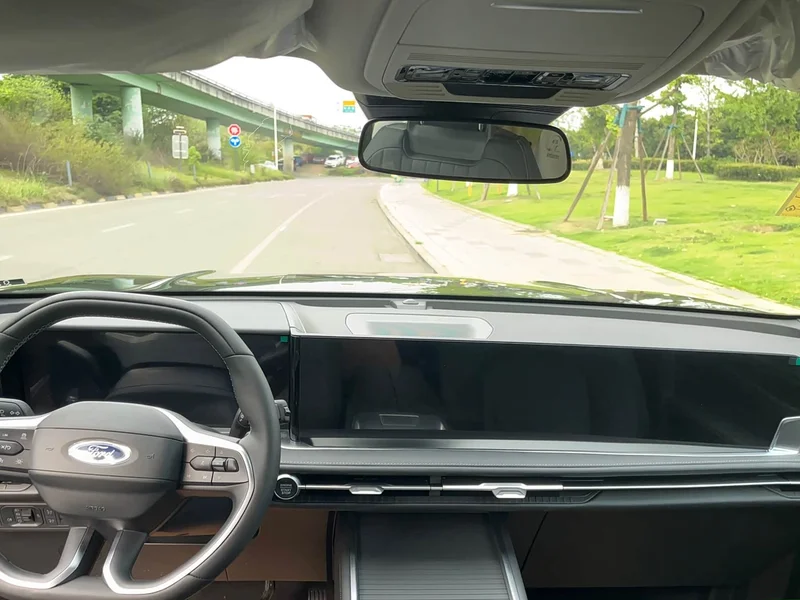 Ford Edge — фото 11