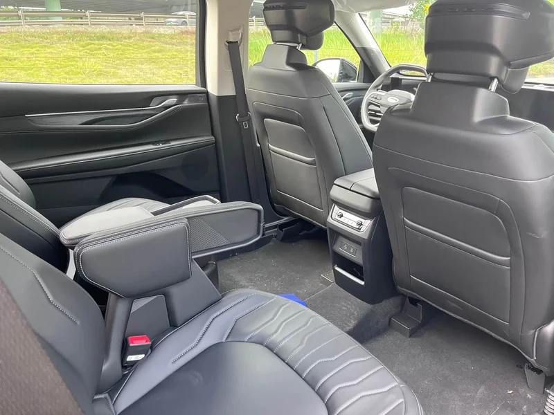 Ford Edge — фото 12