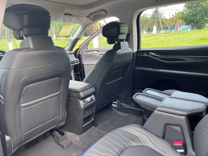 Ford Edge — фото 14