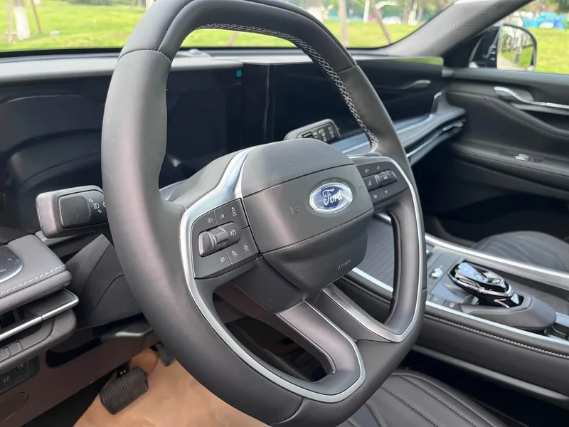 Ford Edge — фото 9
