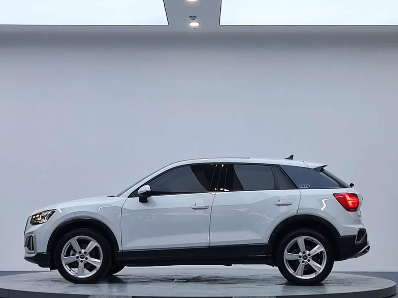 Audi Q2L — фото 7