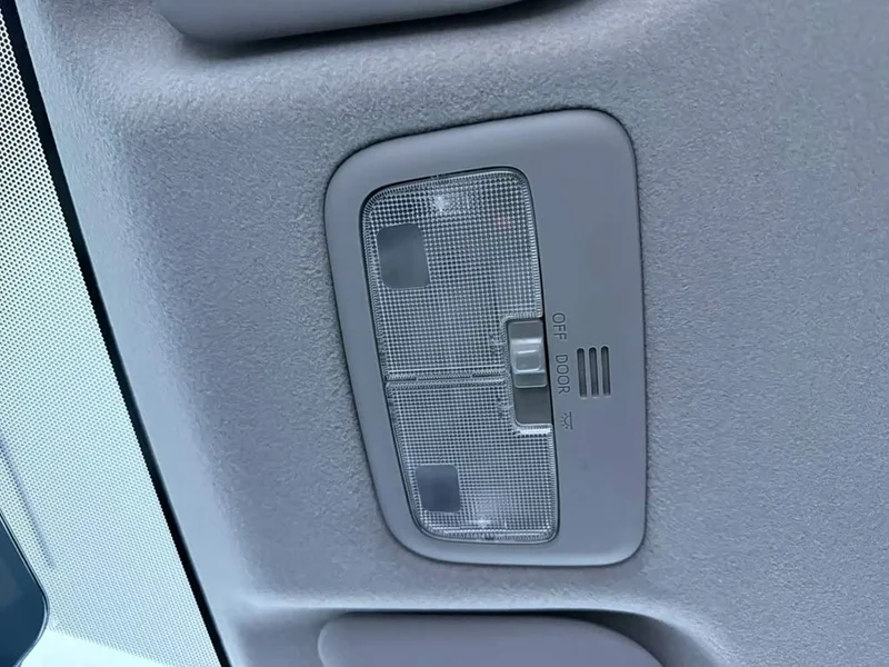 Toyota Yaris L — фото 14