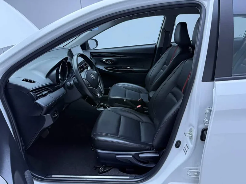 Toyota Yaris L — фото 15