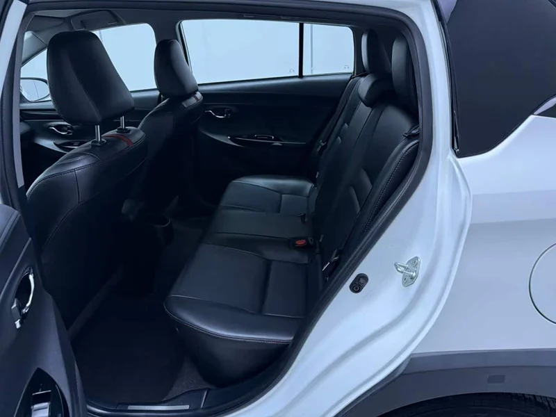 Toyota Yaris L — фото 17