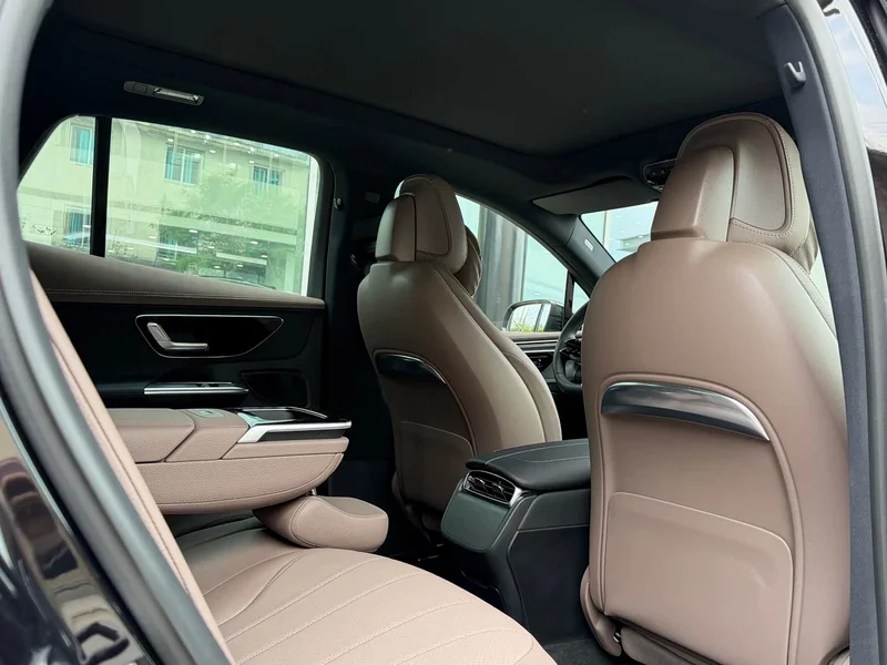 Mercedes-Benz EQE SUV — фото 11