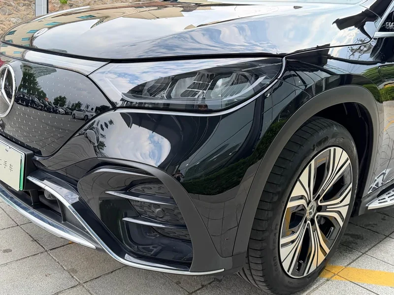Mercedes-Benz EQE SUV — фото 18