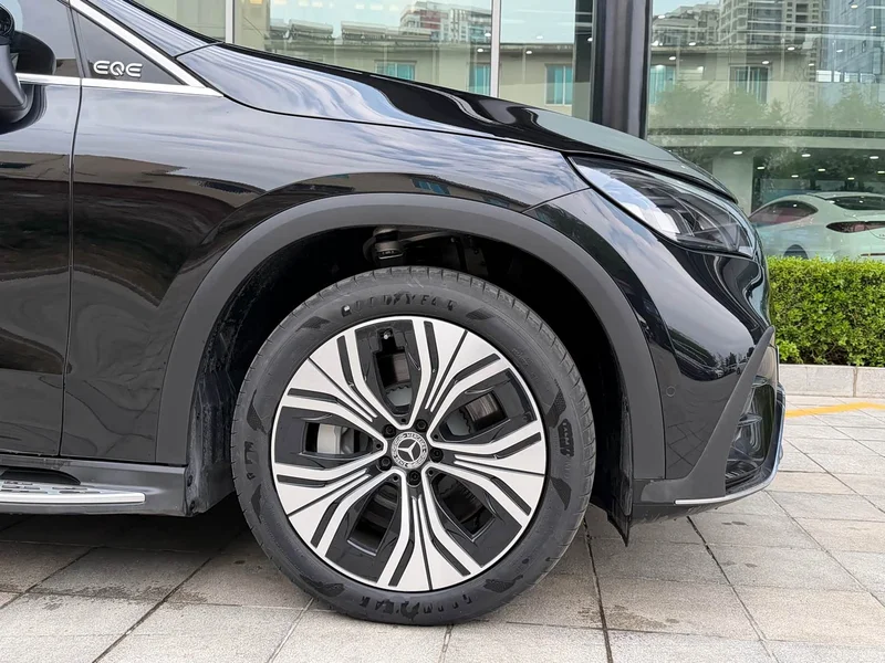 Mercedes-Benz EQE SUV — фото 20