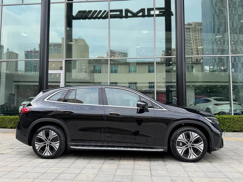Mercedes-Benz EQE SUV — фото 2