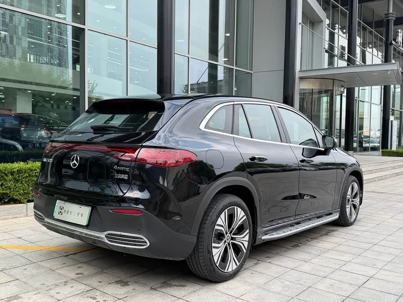 Mercedes-Benz EQE SUV — фото 22