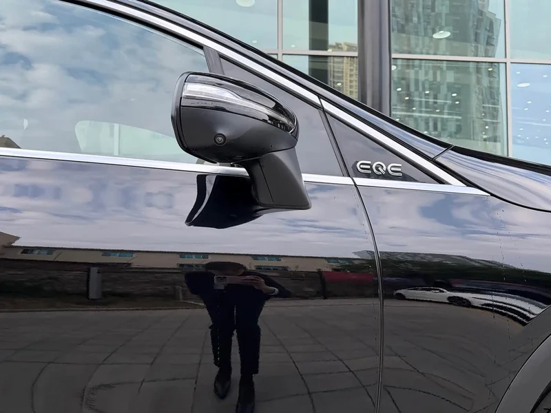 Mercedes-Benz EQE SUV — фото 3