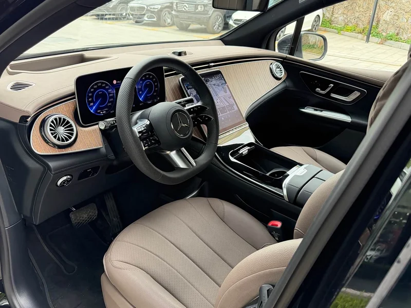 Mercedes-Benz EQE SUV — фото 4