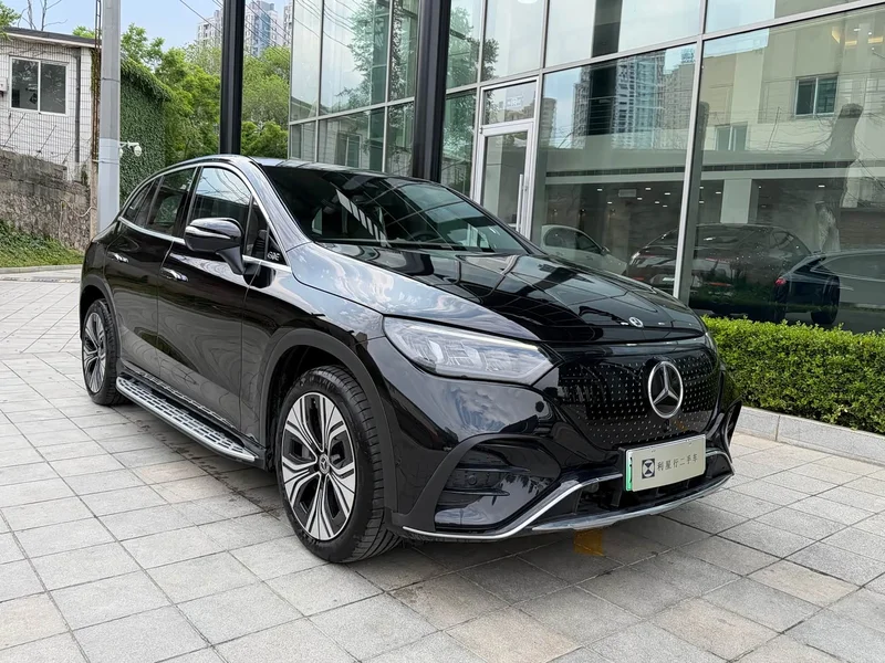 Mercedes-Benz EQE SUV — фото 6