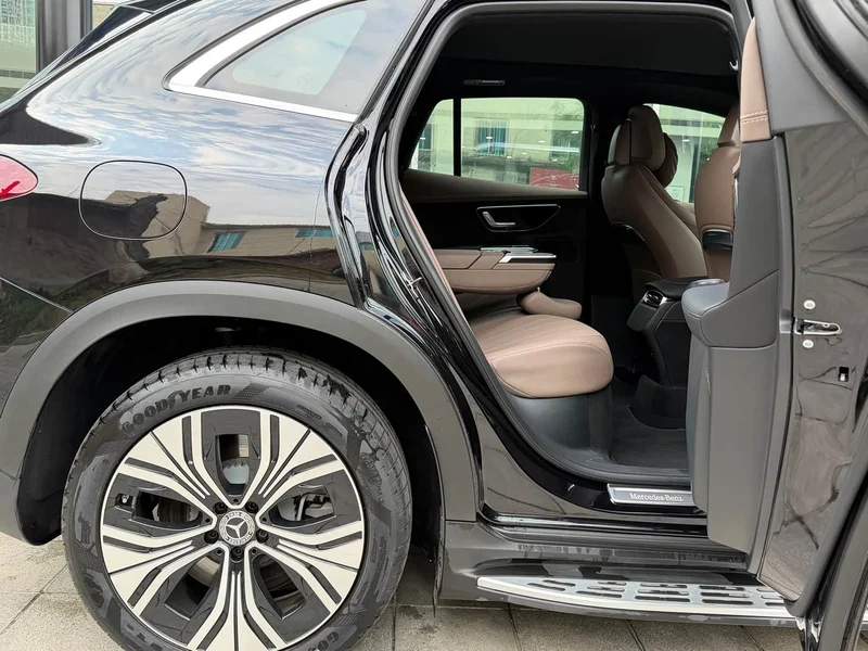Mercedes-Benz EQE SUV — фото 10