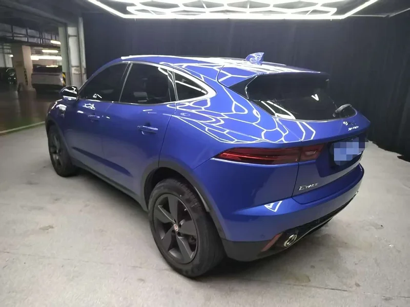 Jaguar E-PACE — фото 8