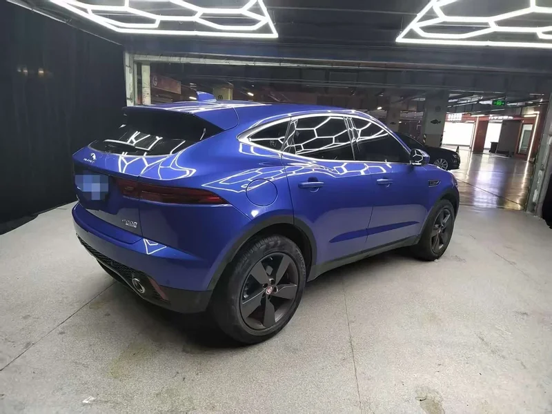 Jaguar E-PACE — фото 9