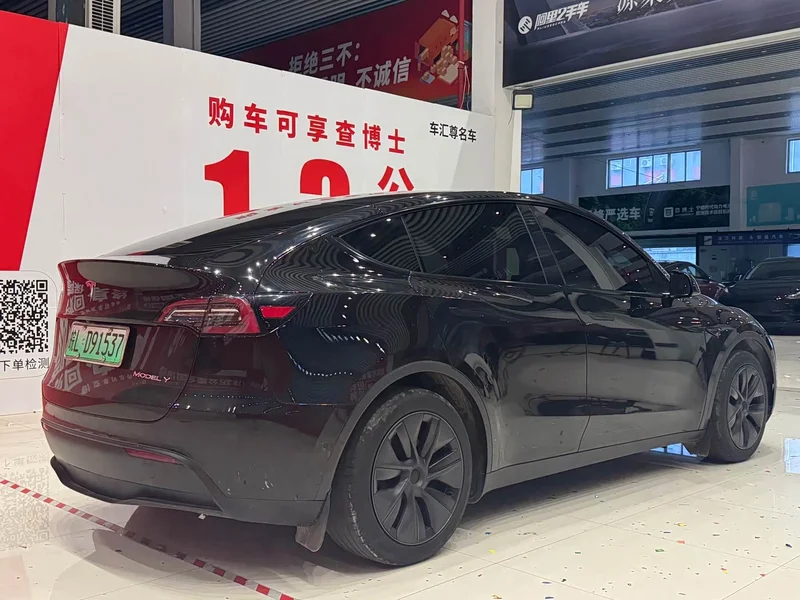 Tesla Model Y — фото 4