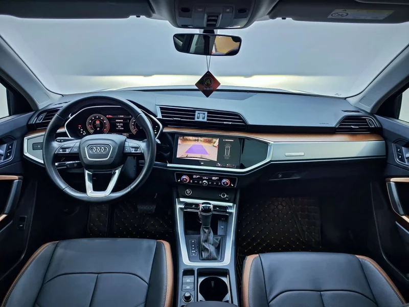 Audi Q3 — фото 14