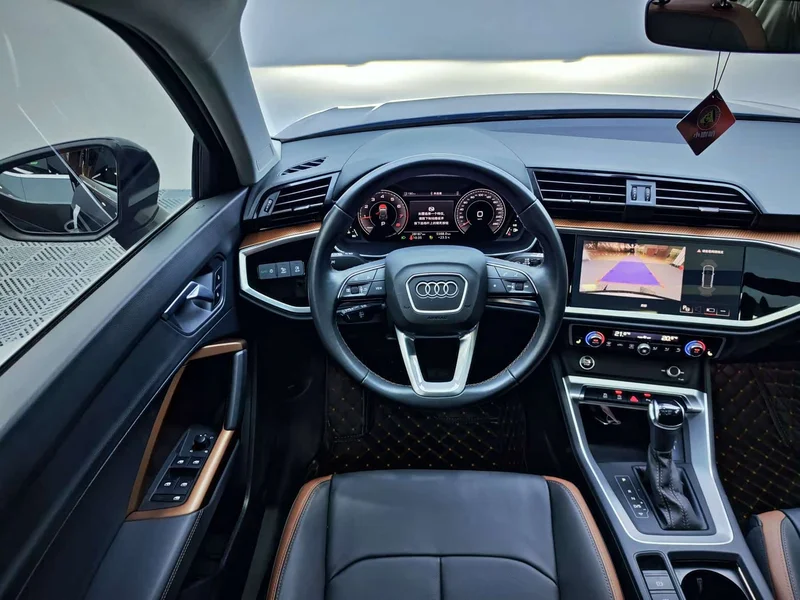 Audi Q3 — фото 15