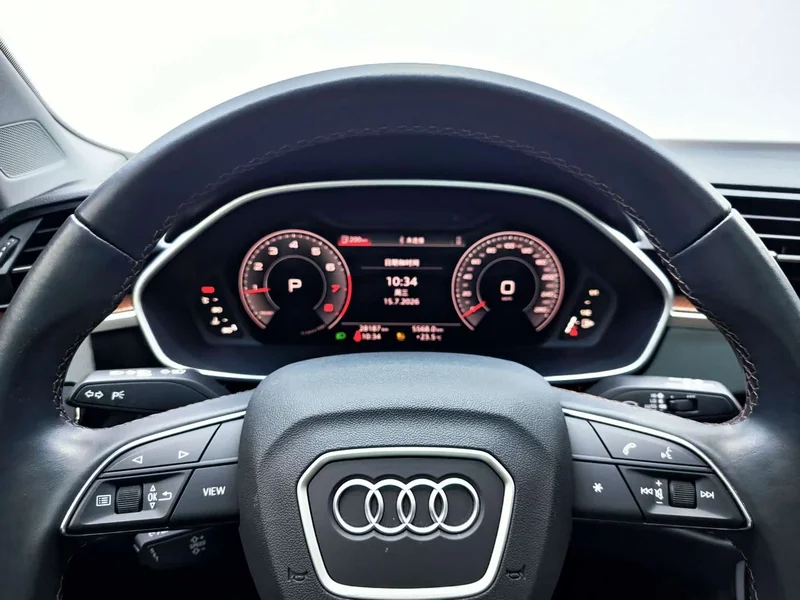 Audi Q3 — фото 19