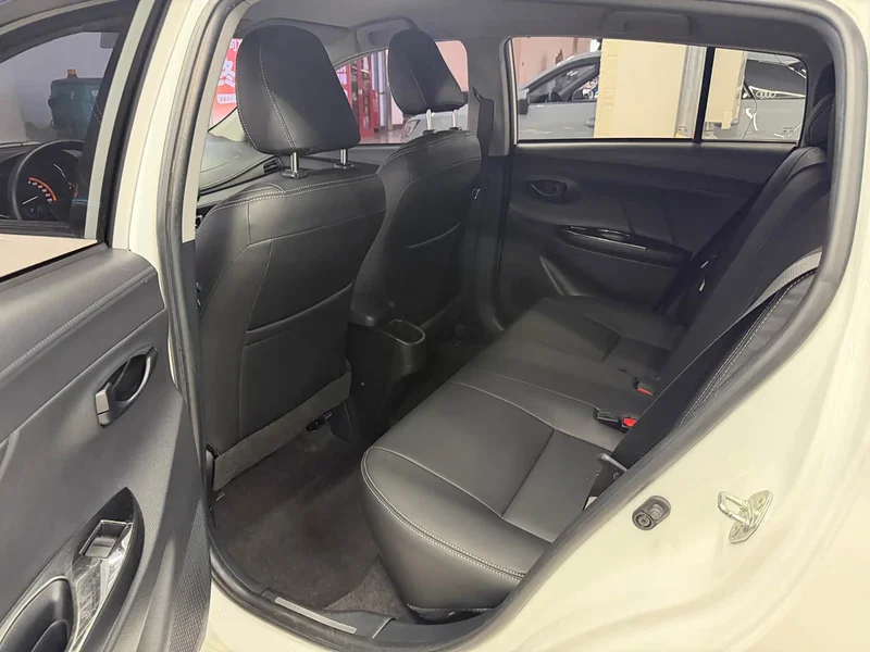 Toyota Yaris L — фото 15