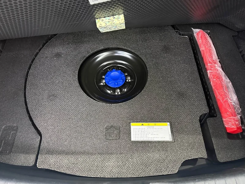 Toyota Yaris L — фото 22