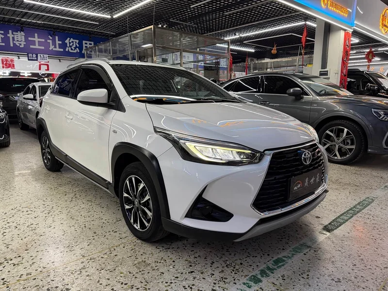 Toyota Yaris L — фото 3