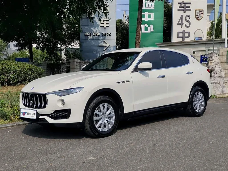 Maserati Levante — фото 1