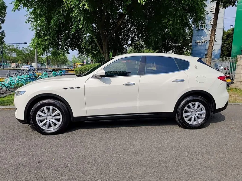 Maserati Levante — фото 3